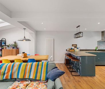 3 bedroom end of terrace house to rent - Photo 3