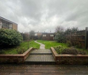 Upper Mealines, Harlow, Essex, CM18 - Photo 5