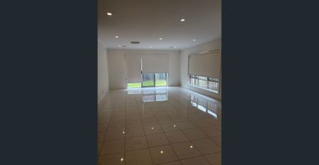 Good size Four bedroom house - Photo 2