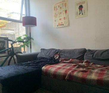 4 bedroom flat to rent - Photo 2