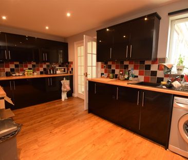 Cowslip Lane, Castleford - Photo 3