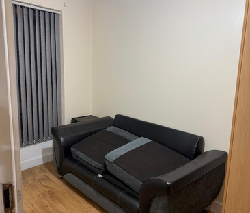 2 bedroom flat to rent - Photo 5 | Rentumo
