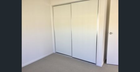 Modern Townhouse - Photo 5