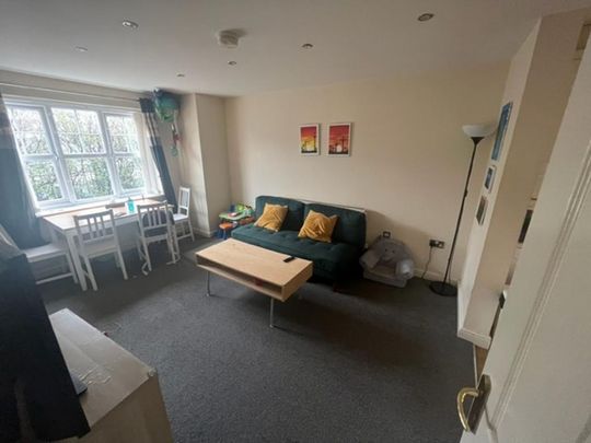 2 bedroom ground floor flat to rent - Photo 1