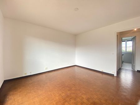 A louer, T3 rénové avec terrasse, vue mer, Résidence Michelet-de-Lattre (Marseille 9), - Photo 3