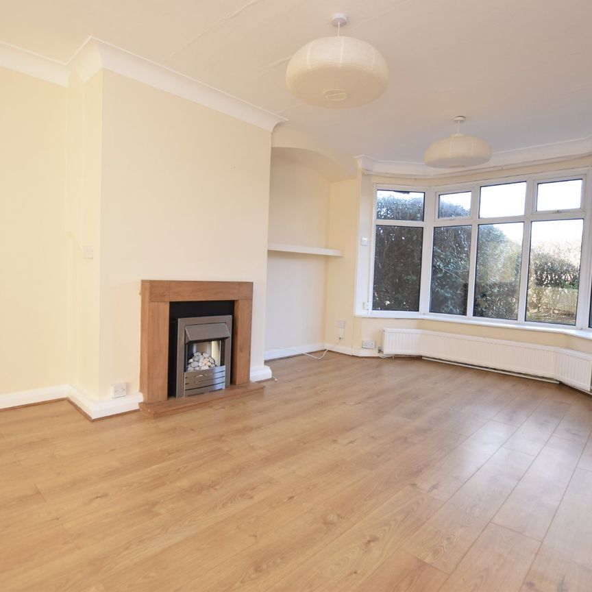 17, Moor Grange Drive, Leeds, West Yorkshire, LS16 5BW - Photo 1