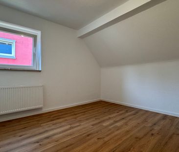 *** Wir modernisieren für Sie! Charmante 2-Zi.-Whg. + Wohnküche + M... - Photo 3