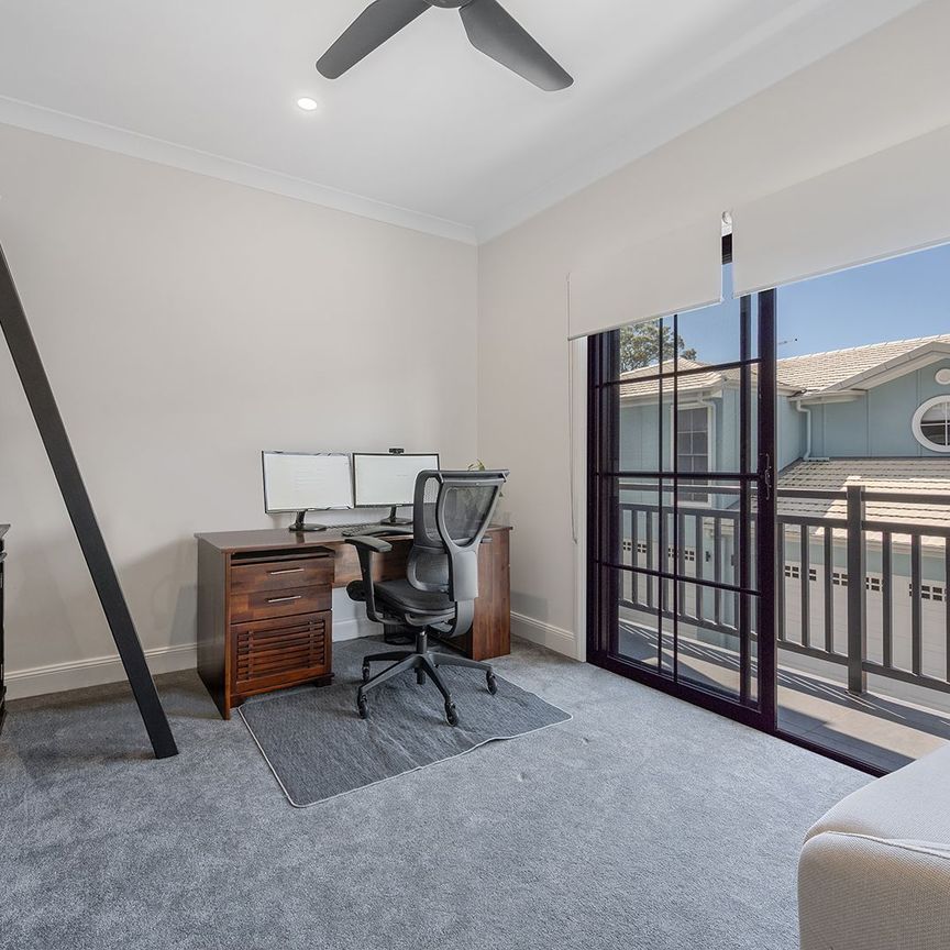 Semi Furnished - Luxury Living! - Photo 1