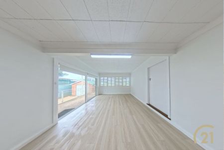 Water Front Views and Luxury Living&excl; - Photo 2