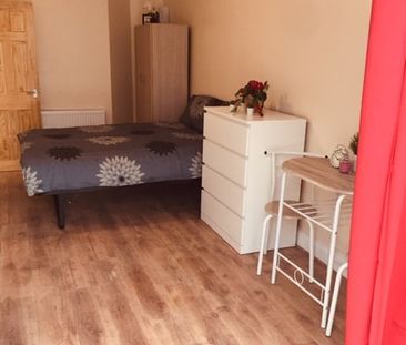 Studio Flat, Grenoble Gardens, N13 - Photo 3