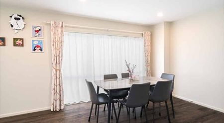 Spacious Family Home with 4 Bedrooms + Study 3.5 Bathrooms Double Garage - Photo 3