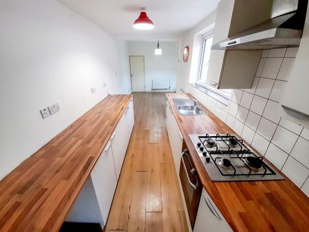 2 bedroom House To Let - Photo 3