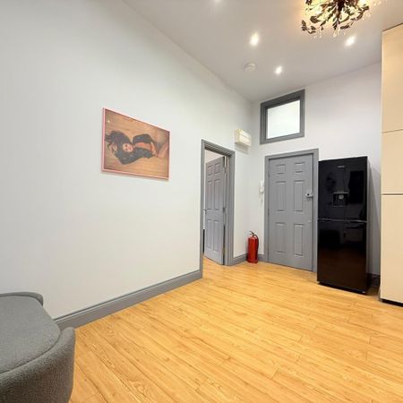 1 Bed Flat, Warwick Road, SW5 - Photo 3