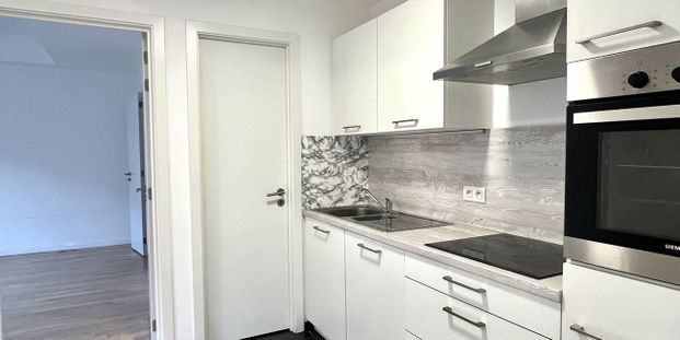 Appartement te huur in Vorst voor € 1.000 met 1 slaapkamer - Photo 1
