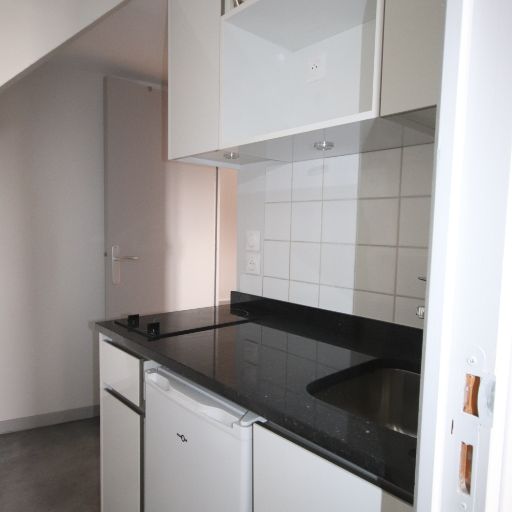 Location Appartement 1 pièce 21m² LILLE 59000 - Photo 1