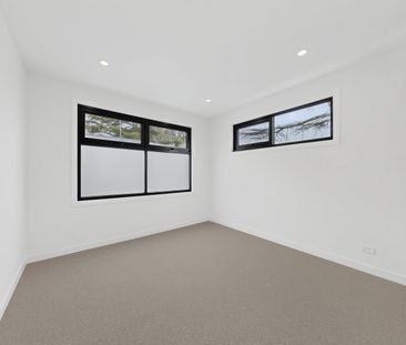 Contemporary Family Luxury on a Grand Scale - Photo 3