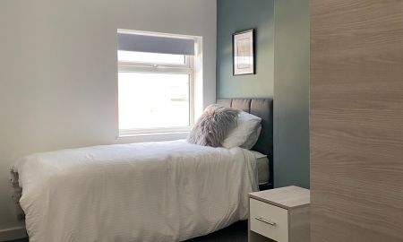 6 Bed (2 Bathroom) Professional Furnished HMO Room 1 - Photo 2