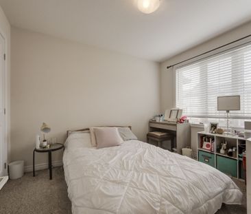 For Lease - 2364 Natasha Circle Circle, Oakville, Ontario - Photo 4