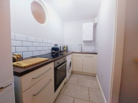 1 Bed Flat, Kings Heath, B14 - Photo 3
