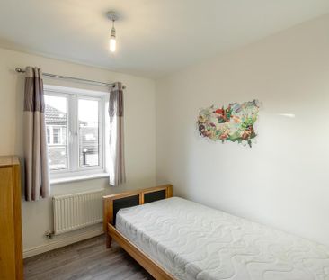 2 bedroom coach house to rent - Photo 3