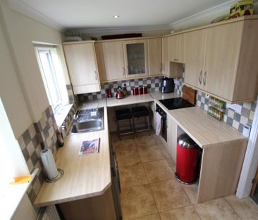 2 bedroom semi-detached house to rent - Photo 4