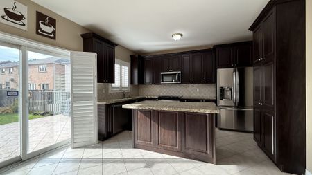 For Lease - 382 Sunny Meadow Boulevard, Brampton, Ontario - Photo 4