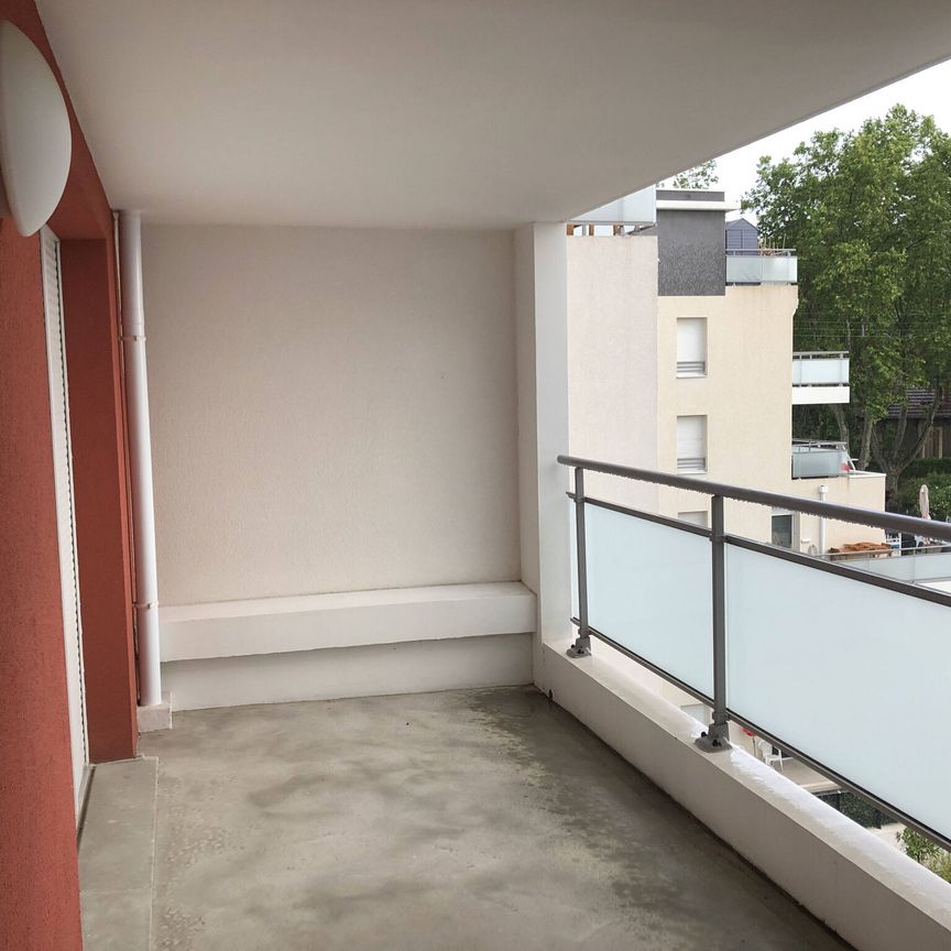 Appartement 3 pièces 55m2 MARSEILLE 11EME 855 euros - Photo 1