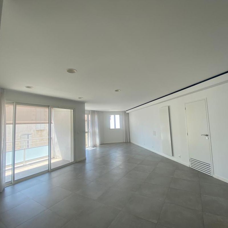 Location Appartement 4 pièces 128m² LA ROCHELLE 17000 - Photo 1