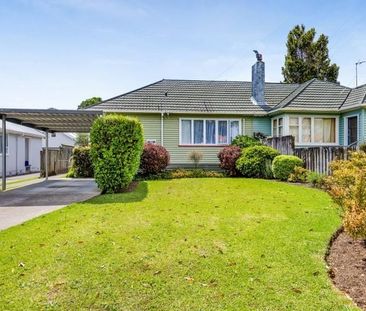 Tidy 2-bedroom home in quiet street; nice garden - Photo 1