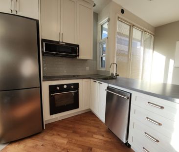 Appartement entièrement meublé d’une chambre sur 2 étages. - Photo 3