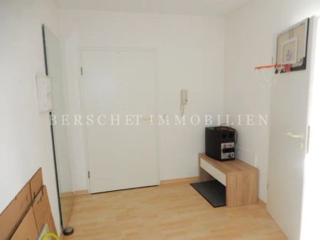 Großzügige 2-Zimmer Dachgeschosswohnung in gepflegtem Haus in Obertshausen - Foto 4