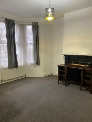 1 bedroom bedsit to rent - Photo 1