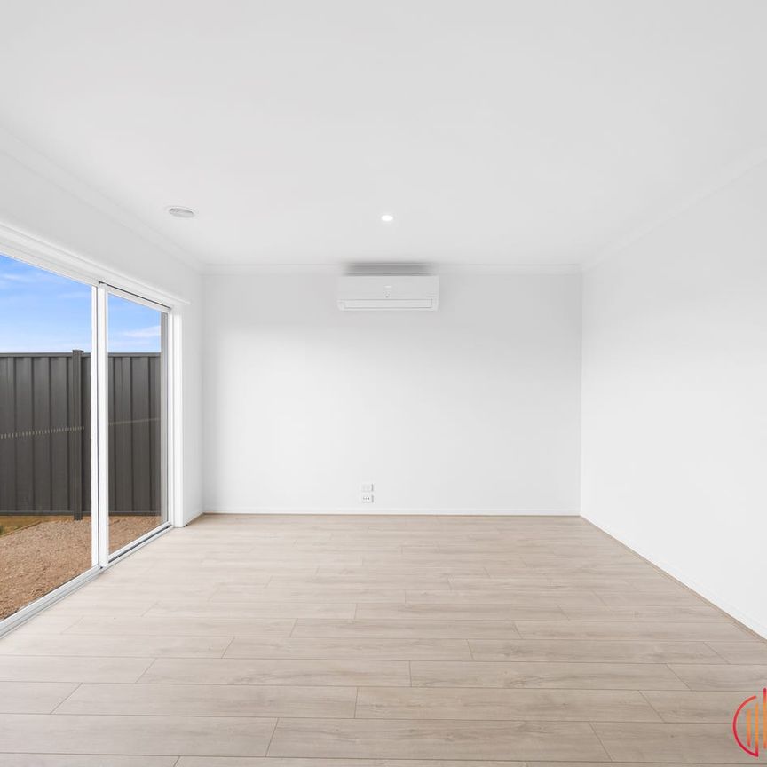 Brand new 3-bedroom house perfect for a family! - Photo 1