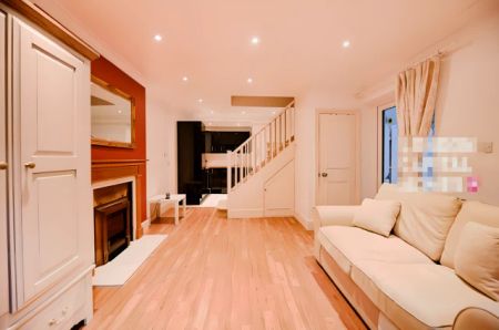 1 Bedroom 1 Bathroom Flat 2 - Photo 2