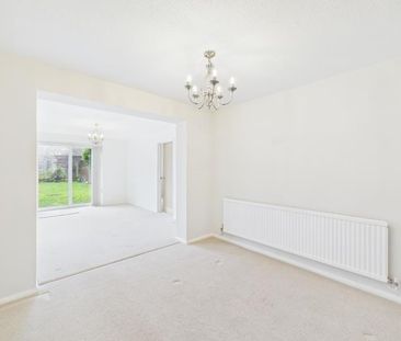 Fieldfare, Abbeydale, Gloucester - Photo 3