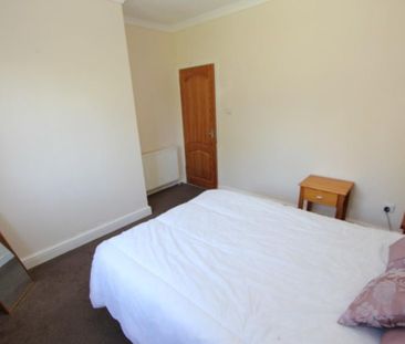 3 bedroom apartment to rent - Photo 4