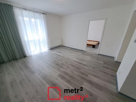 Pronájem bytu 2+1 56 m2 - Fotografie 5