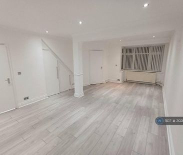 4 bedroom terraced house to rent - Photo 1