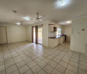 Charming Family Home in the Heart of Kirwan - Photo 5