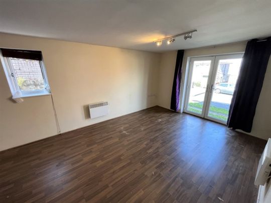 1 bed Flat - To Let - Photo 1
