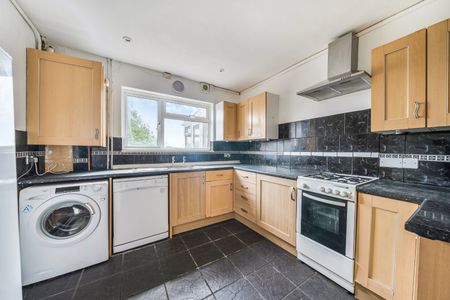 5 bedroom semi-detached house to rent - Photo 5