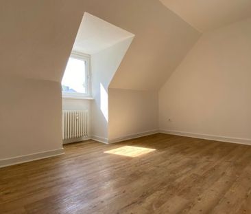 *** Charmante DG-Altbauwohnung! *** - Foto 2