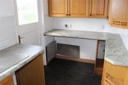 3 bedroom bungalow to rent - Photo 4