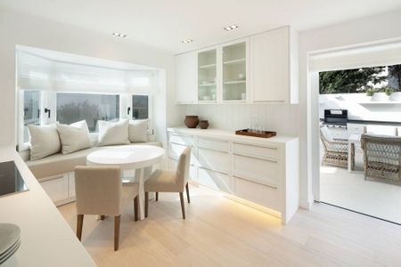 Luxury Villa for rent in Nueva Andalucia, Andalusia - Photo 2