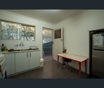 2/17 vimy Street, Bardon, Qld 4065 - Photo 1