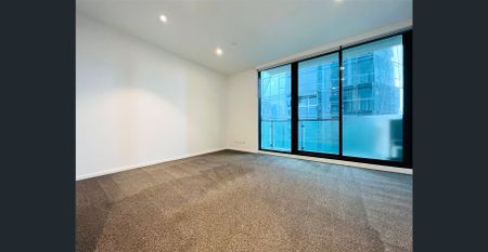 UNFURNISHED - Bright and airy studio apartment on level 36 of the Melbourne One building! - Photo 2