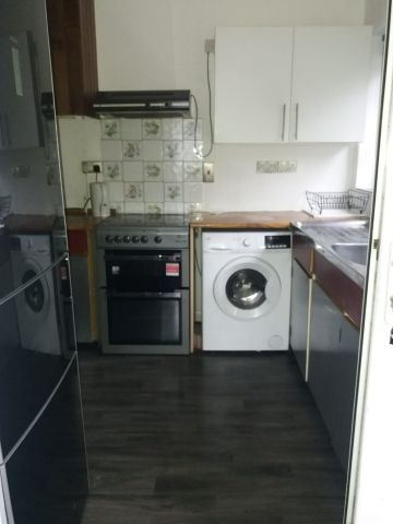 Room in a Shared House, Liverpool Road, CR7 - Photo 3