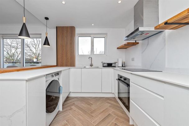 3 bedroom flat to rent - Photo 1