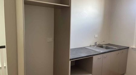 Jackson Street Apartment - Photo 4