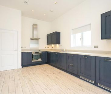 2 bedroom penthouse to rent - Photo 5